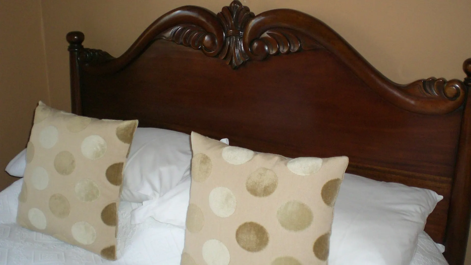 Wynnstay House Harrogate 4*,